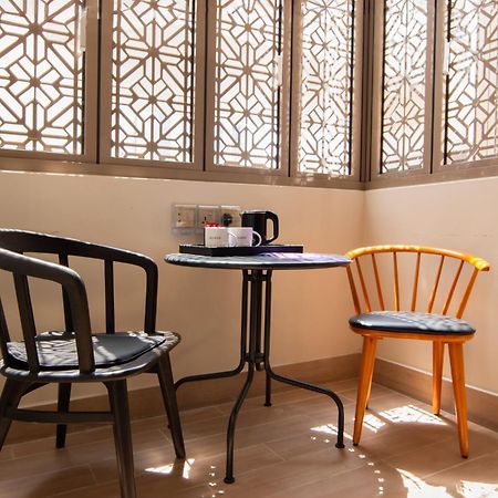 Aqueen Prestige Hotel Jalan Besar Singapore Eksteriør billede