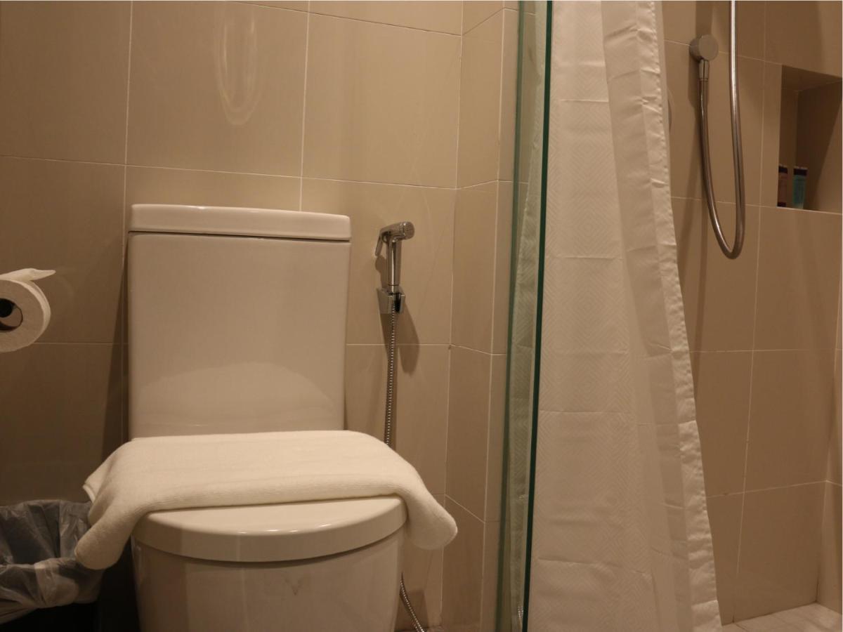 Aqueen Prestige Hotel Jalan Besar Singapore Eksteriør billede