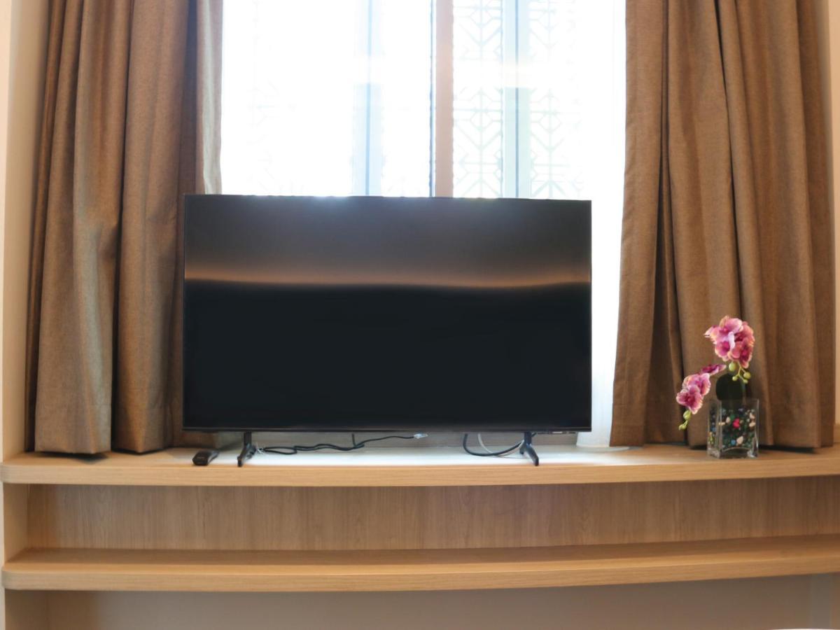 Aqueen Prestige Hotel Jalan Besar Singapore Eksteriør billede