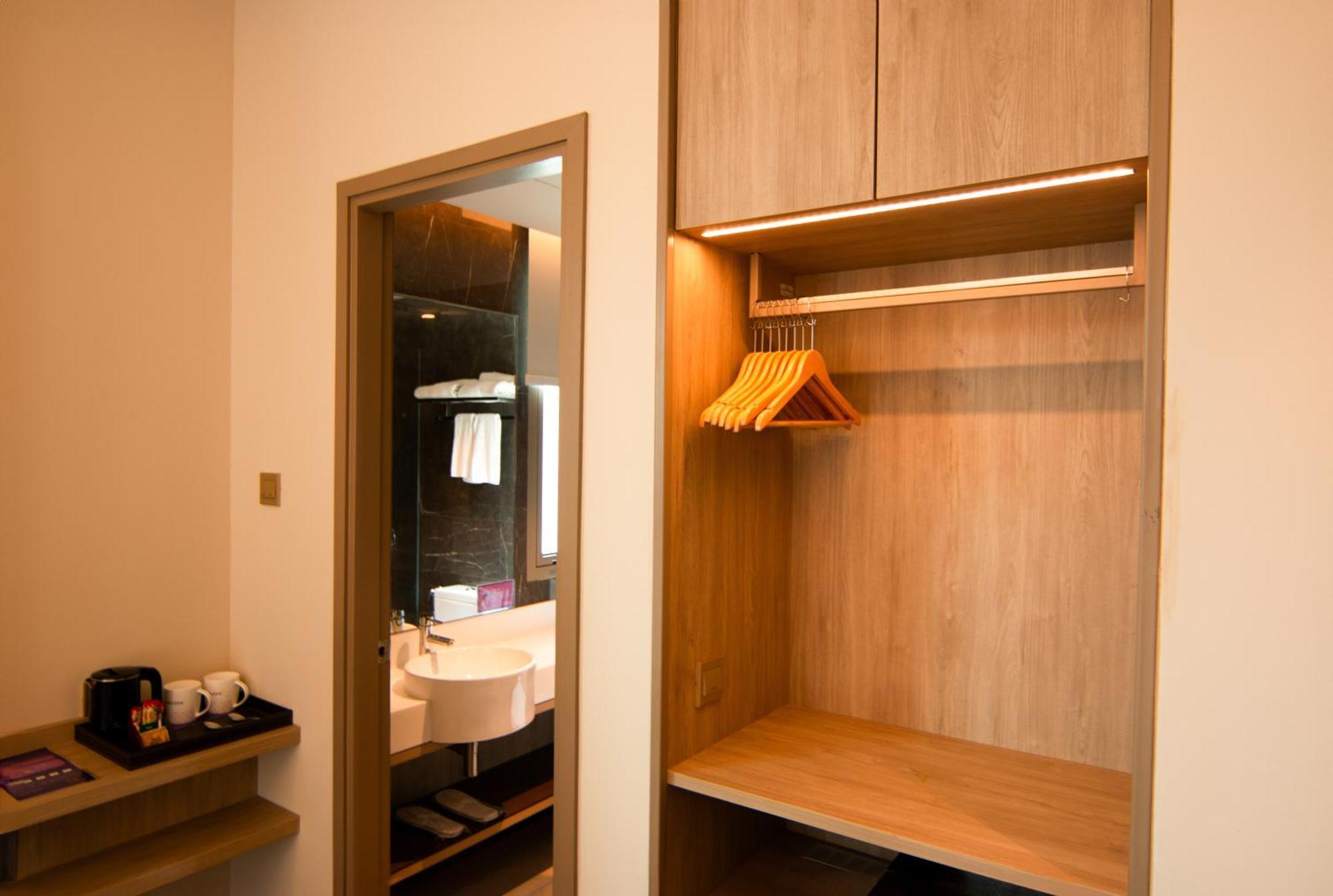 Aqueen Prestige Hotel Jalan Besar Singapore Eksteriør billede