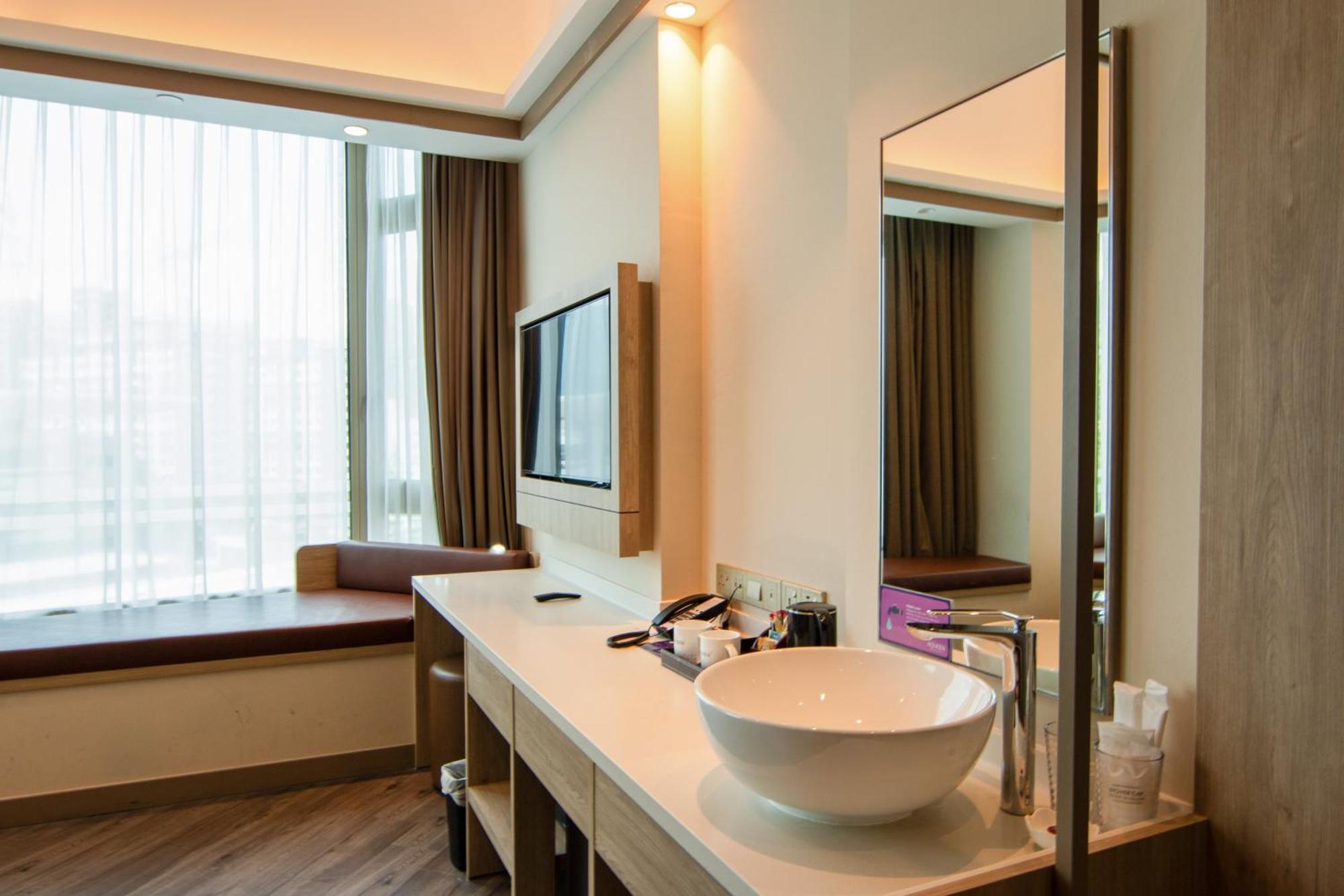 Aqueen Prestige Hotel Jalan Besar Singapore Eksteriør billede